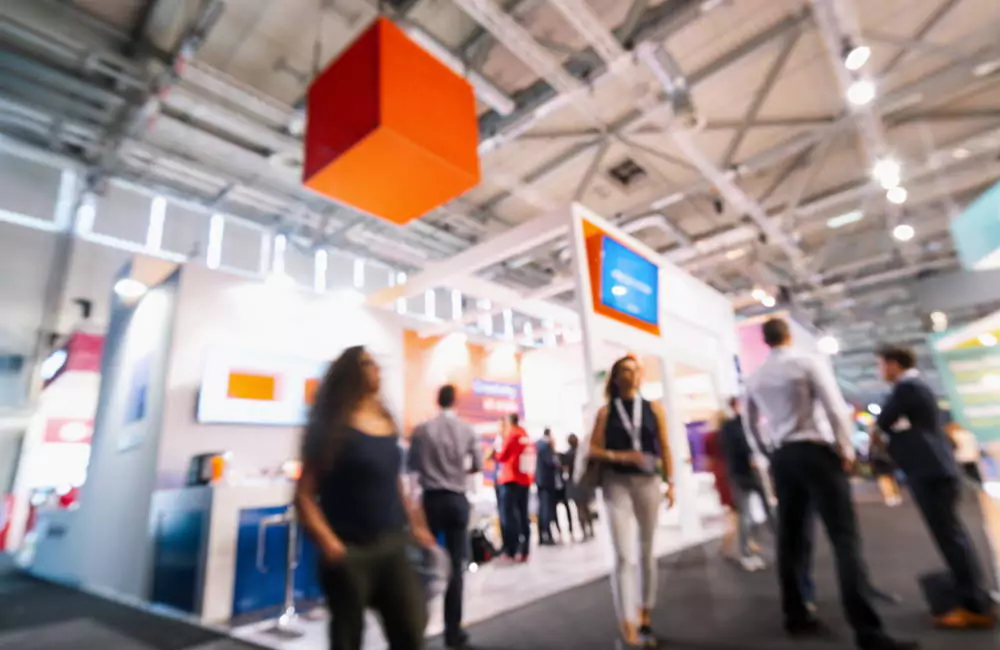 How to Choose Trade Show Booth Giveaways That Generate Leads
